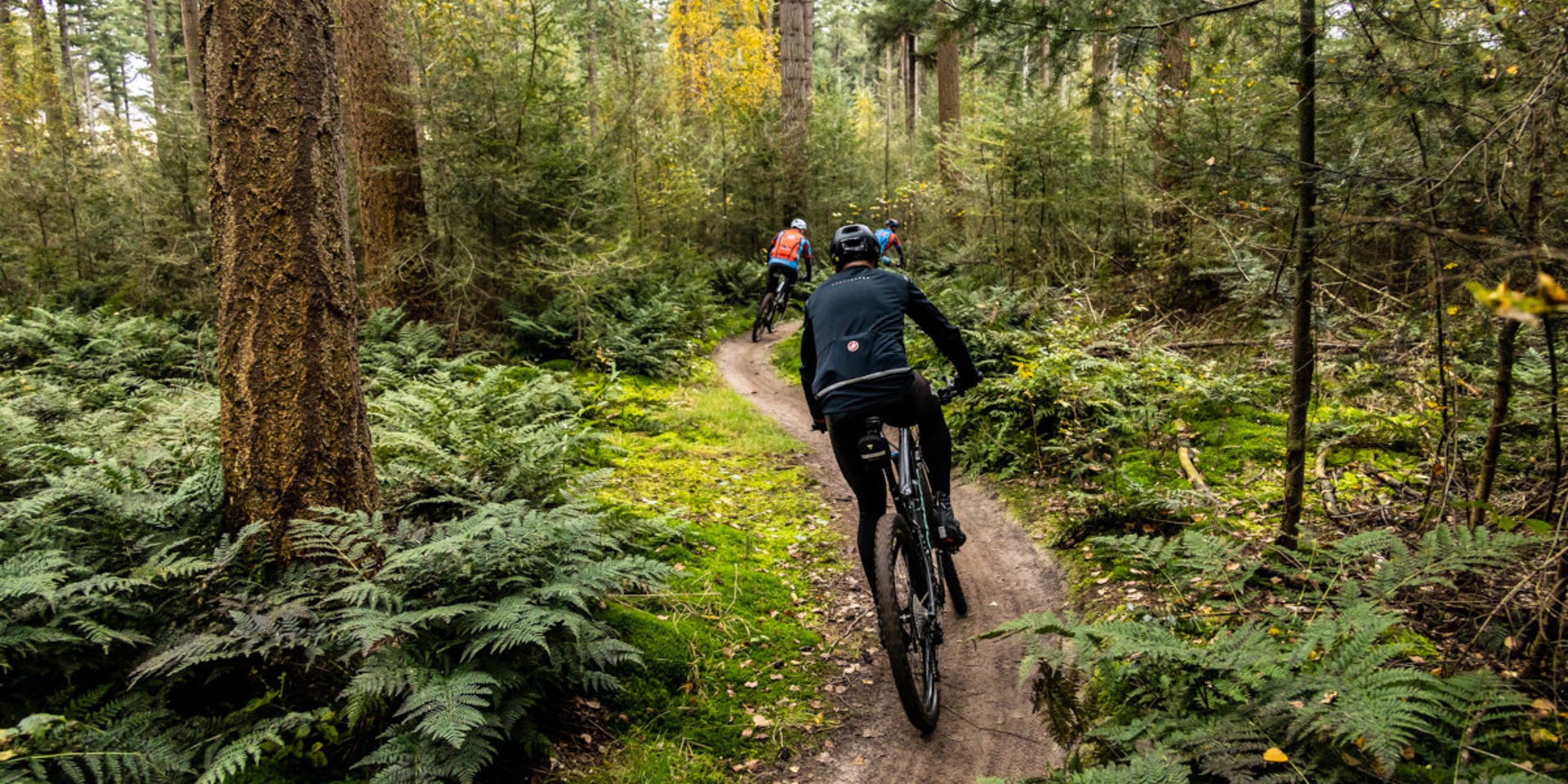 Deze 10x mountainbiketochten mag je deze herfst niet missen