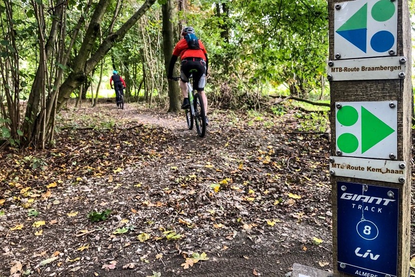 Het spoor bijster raken is hier knap lastig. - Foto: Ard Krikke