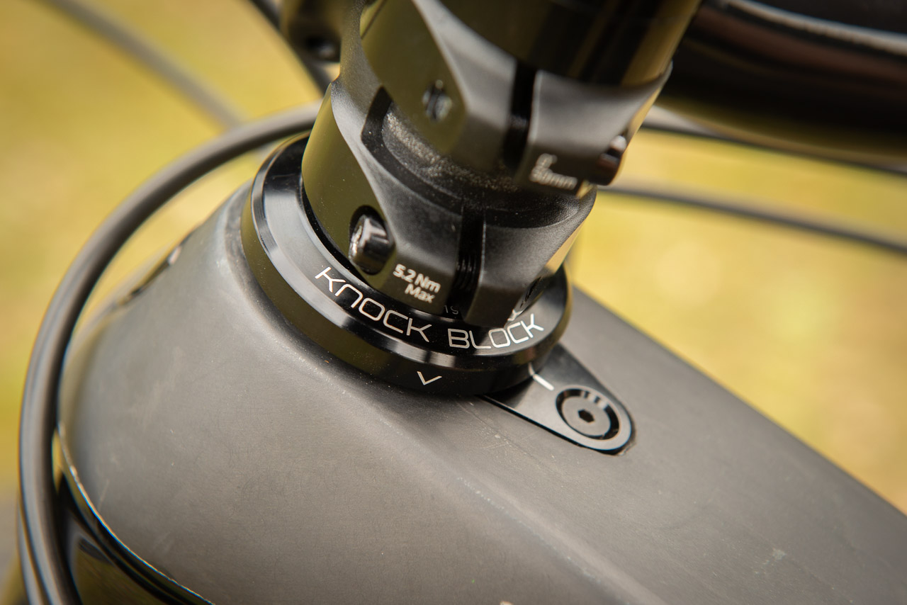 De Knock Block voorkomt dat je stuur bij een crash in je frame slaat