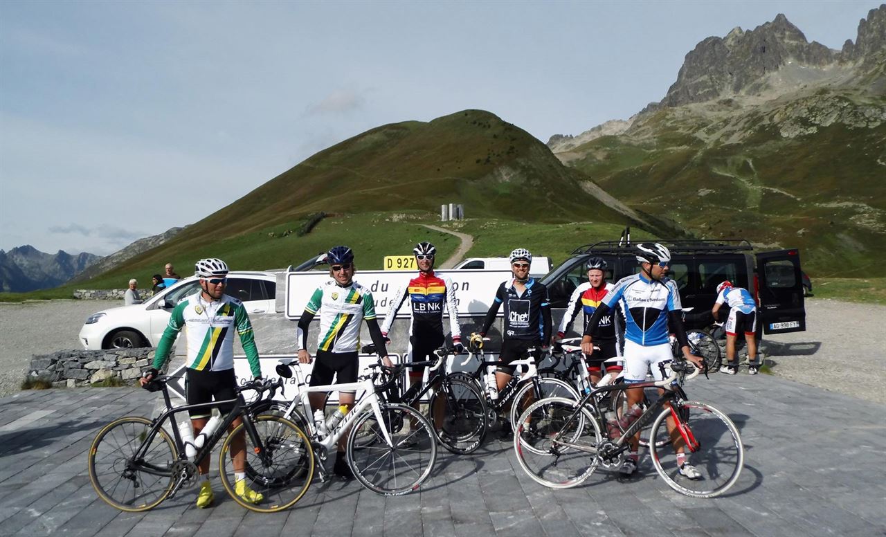 De eerste van de dag, Col du Glandon, is overwonnen. 