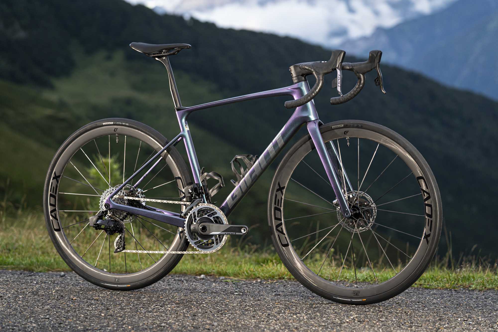 Giant onthult nieuwe Defy racefietsen