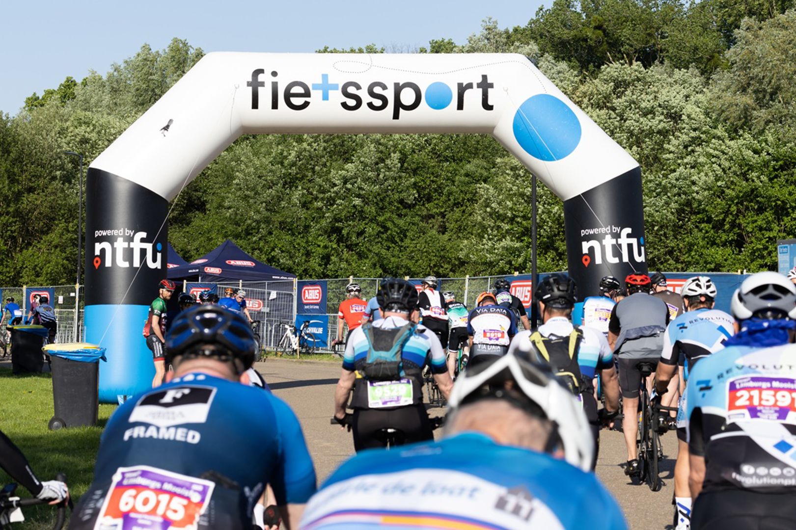 Wat verklaart de prijsverschillen tussen toertochten op de Fietssport-kalender?