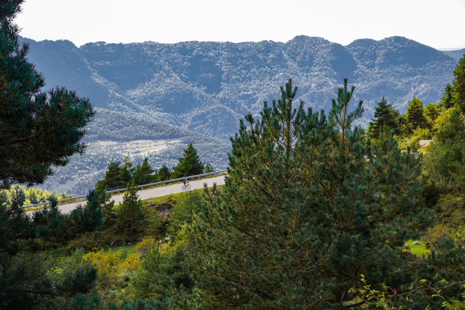 Afzien en genieten op de racefiets en gravelbike in Berguedà in Spaans Catalonië