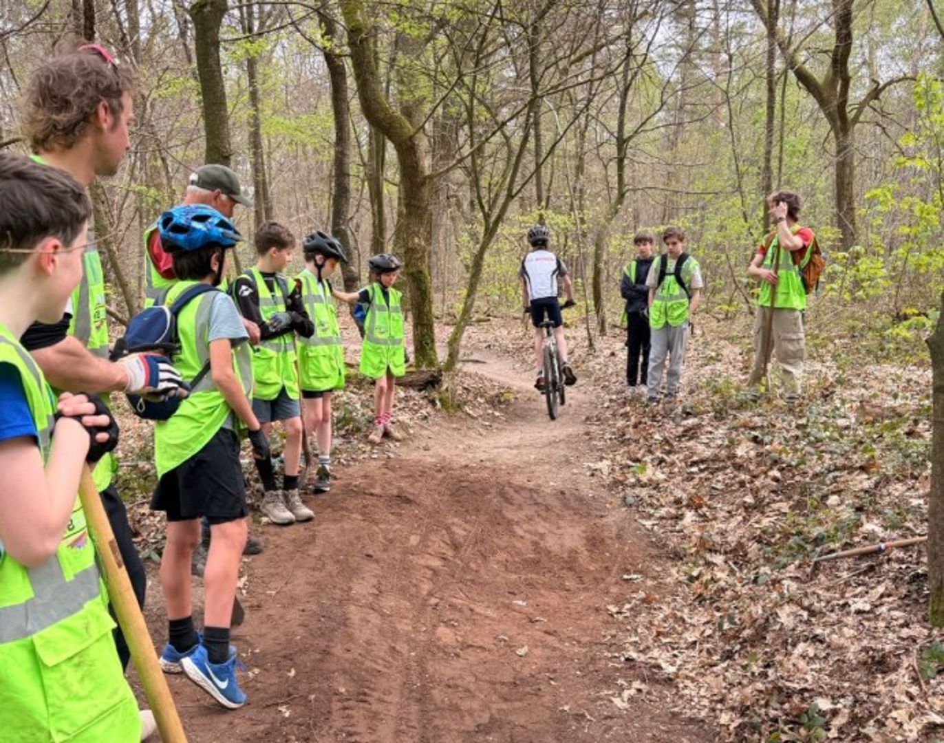 Brugklassers bouwen mee met MTB Rijk van Nijmegen