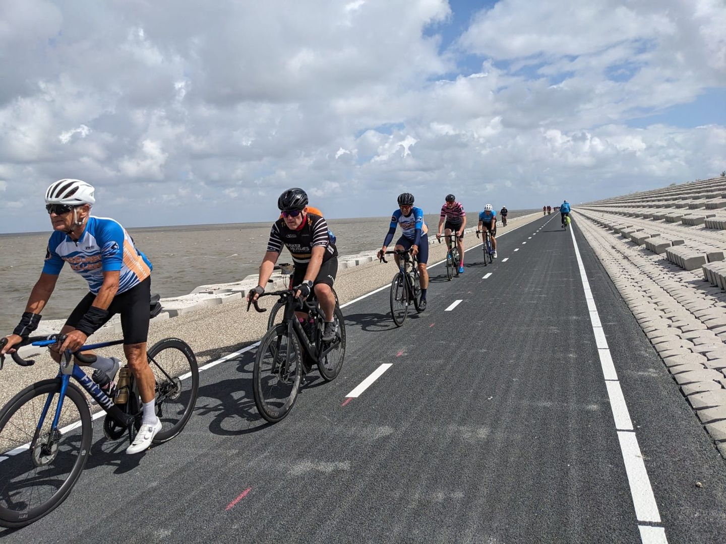 Deze winter kun je niet over de Afsluitdijk fietsen