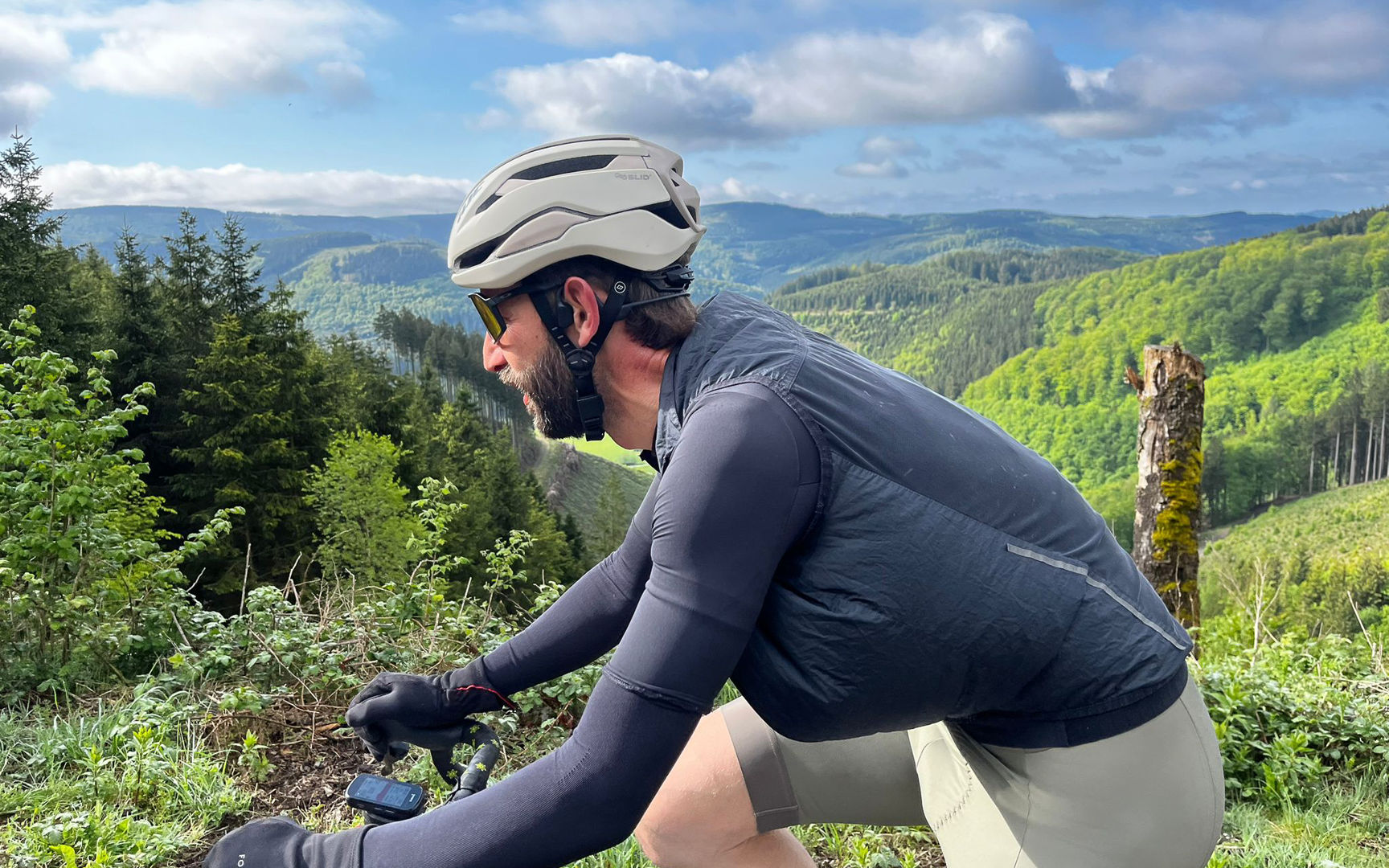 Review HJC Bellus 2: knappe allround helm met sterke ventilatie