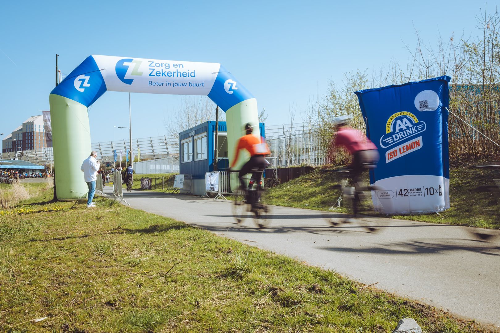 Probeer AA Drink sportpoeders gratis uit bij 10 toertochten