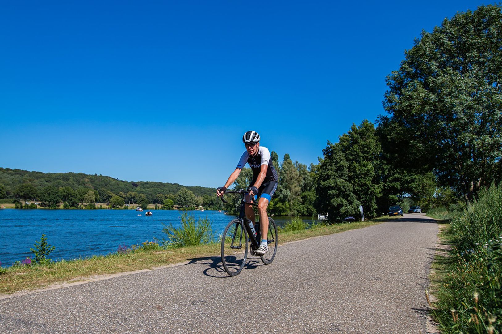 Zo fiets je veilig in de zon: 6x tips