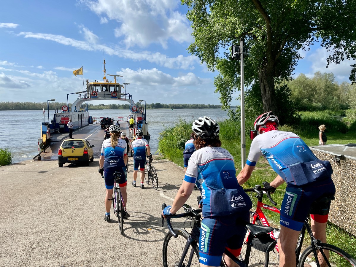 Overheid moet zorgen dat veerponten blijven varen