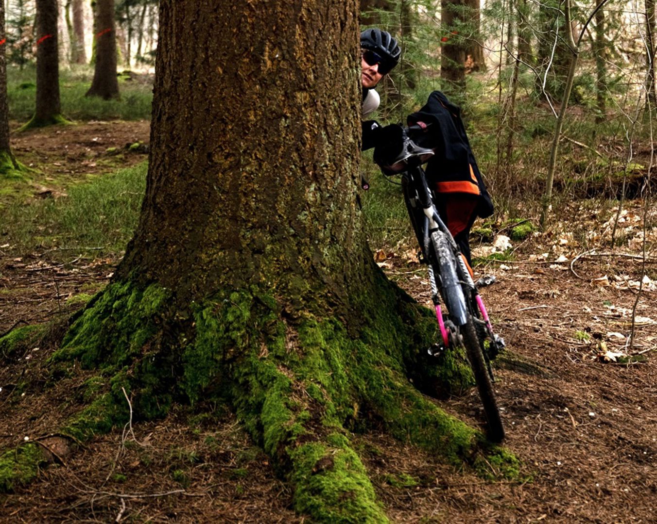Moet je in de kou vaker plassen op de fiets?