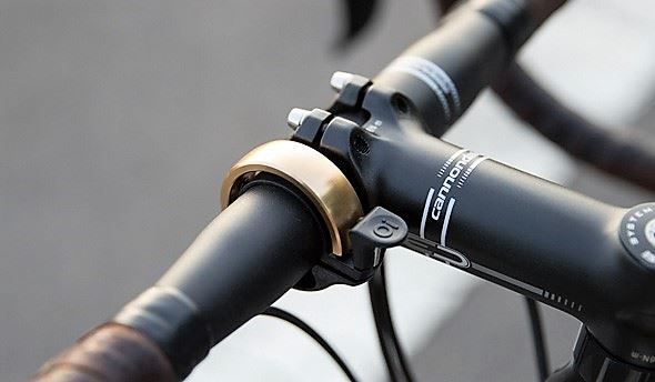 De compacte fietsbel van Knog