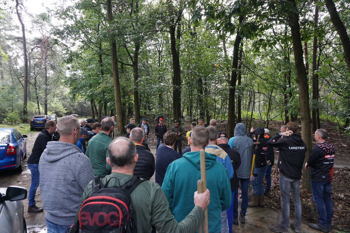 Traildag 2023: praktijklessen voor iedereen die met liefde mountainbikeroutes bouwt