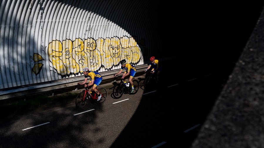 Interview met oud-beroepsmilitairen die op de racefiets naar Bosnïe trapten