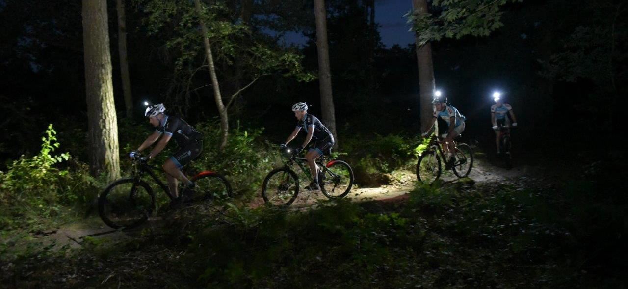 Nightride mét bal gehakt