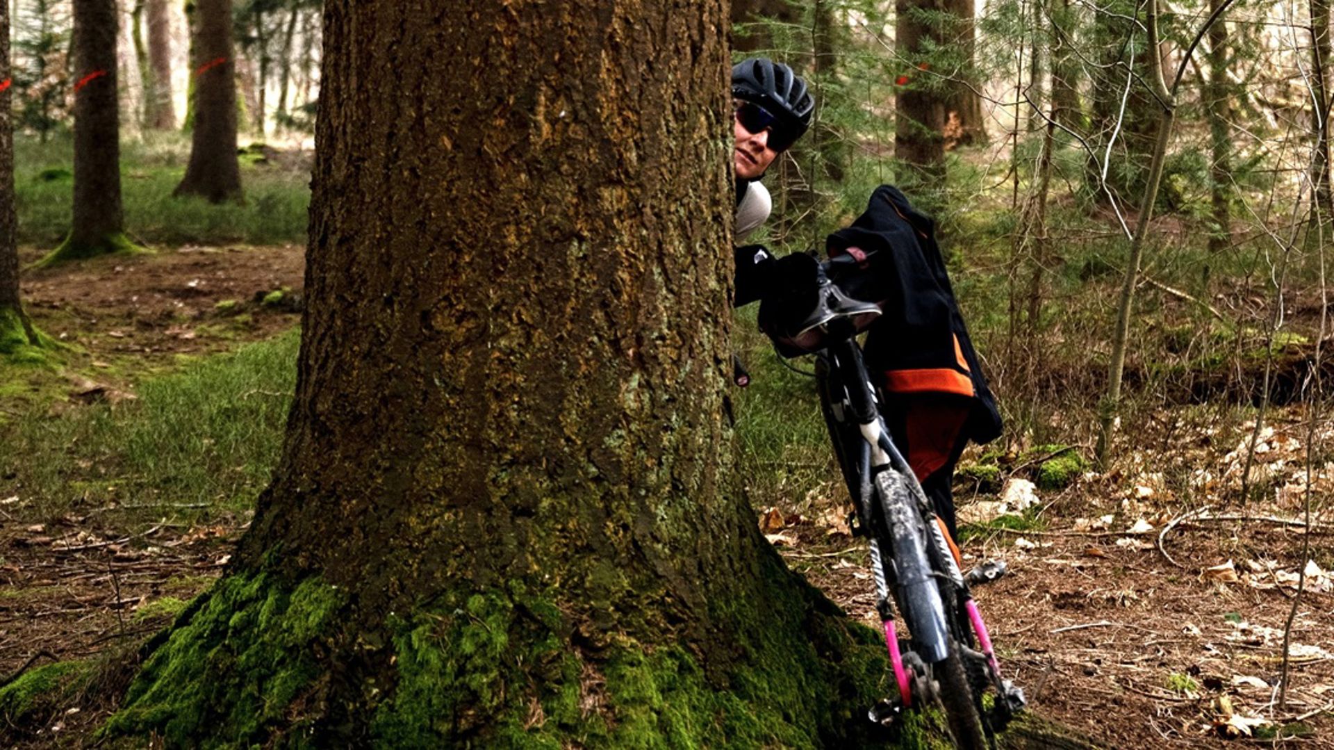 Moet je in de kou vaker plassen op de fiets?