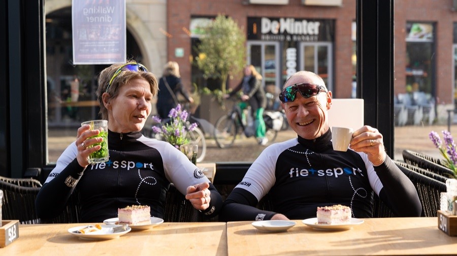 Suikerdip na koffiestop tijdens het fietsen? Zo werkt dat!