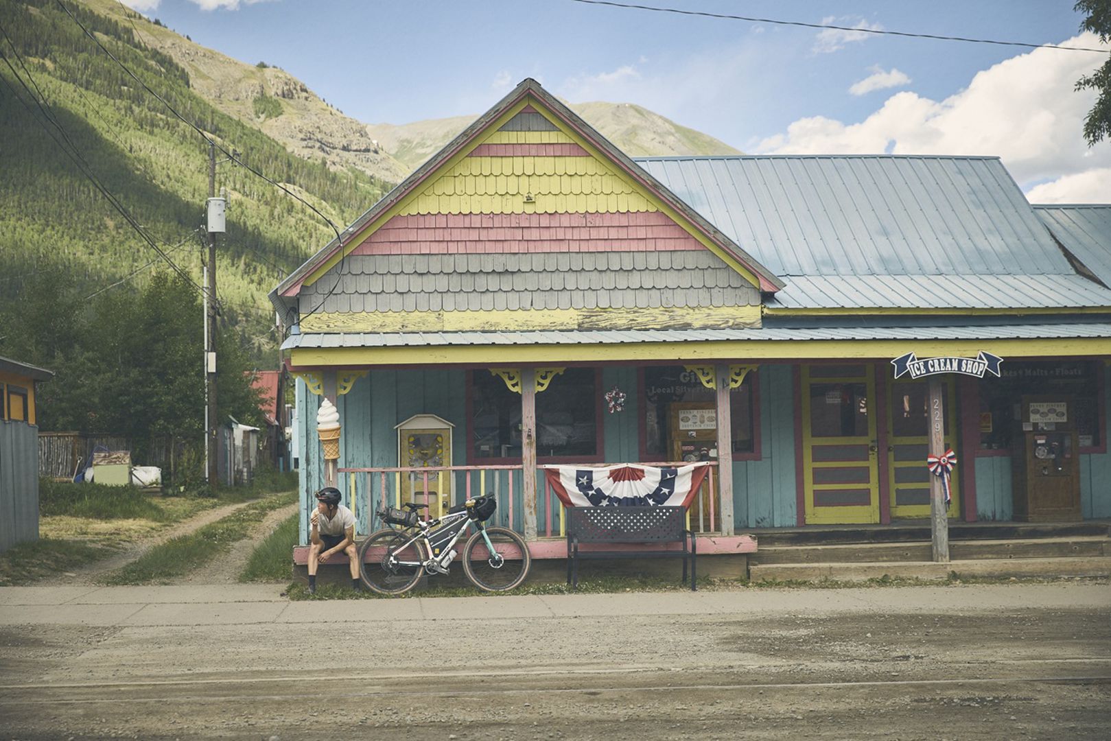 Trek introduceert de CheckOUT: de eerste full-suspension gravelbike met racestuur