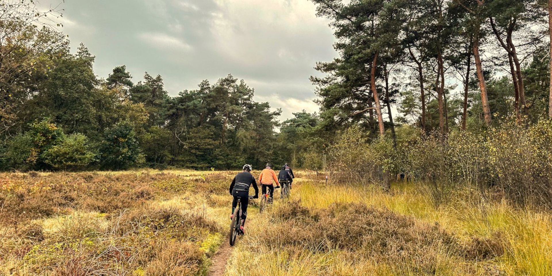 Deze 10x mountainbiketochten mag je deze herfst niet missen
