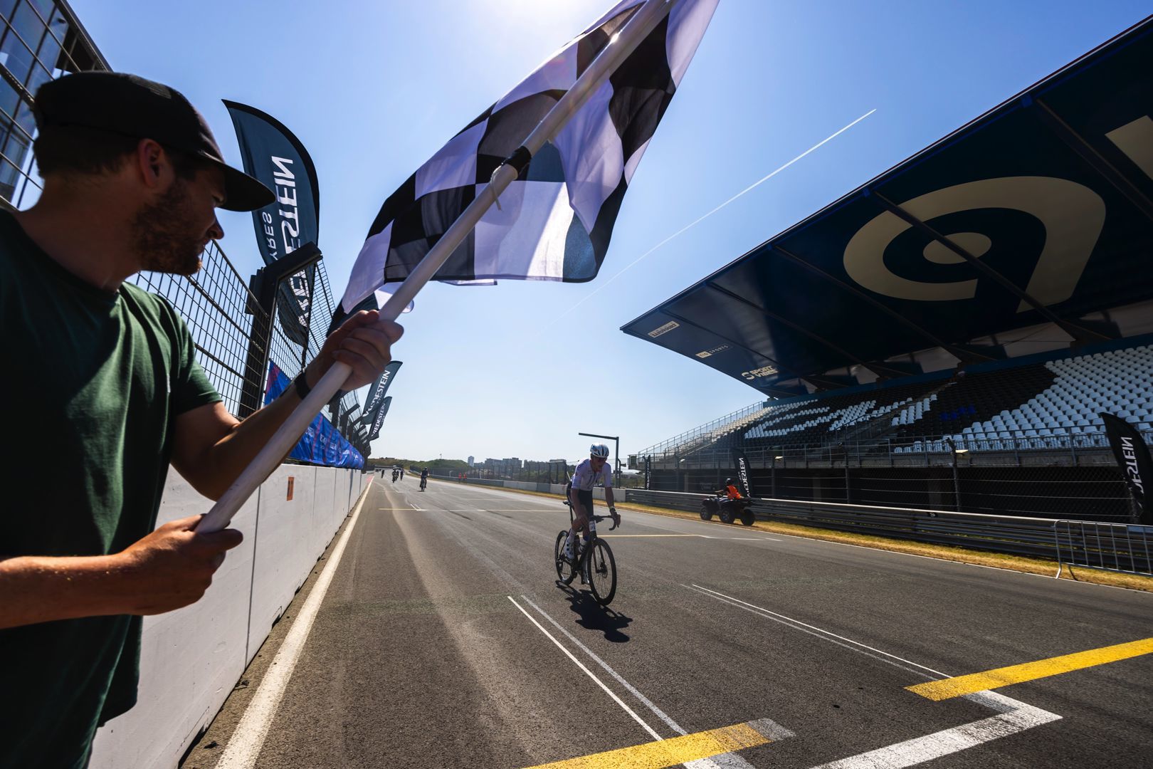 Doe mee aan Cycling Zandvoort en fiets zoveel mogelijk rondjes over het iconische circuit