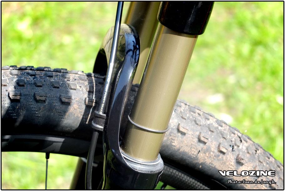 De meeste vorken hebben uit de fabriek een o-ring waarmee je de indrukking af kan lezen – ontbreekt deze dan is een simpele tie-rap (niet te strak!) ook voldoende