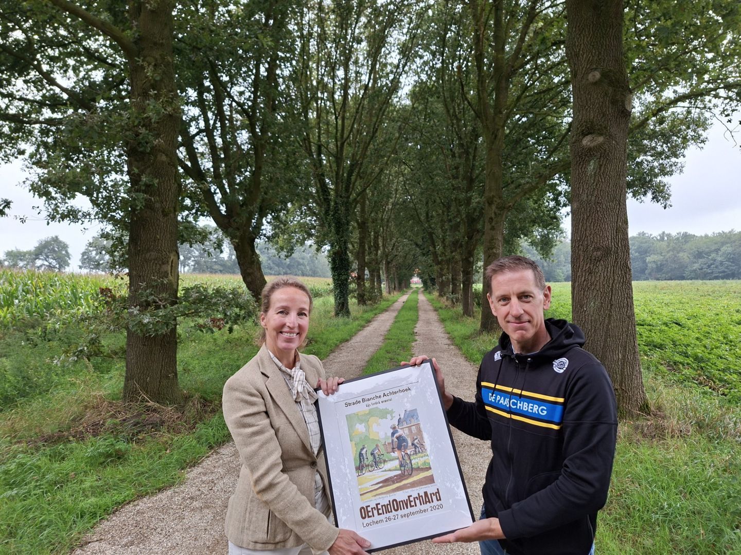 Achterhoekse fietsclub draagt bij aan onderhoud gravelpad
