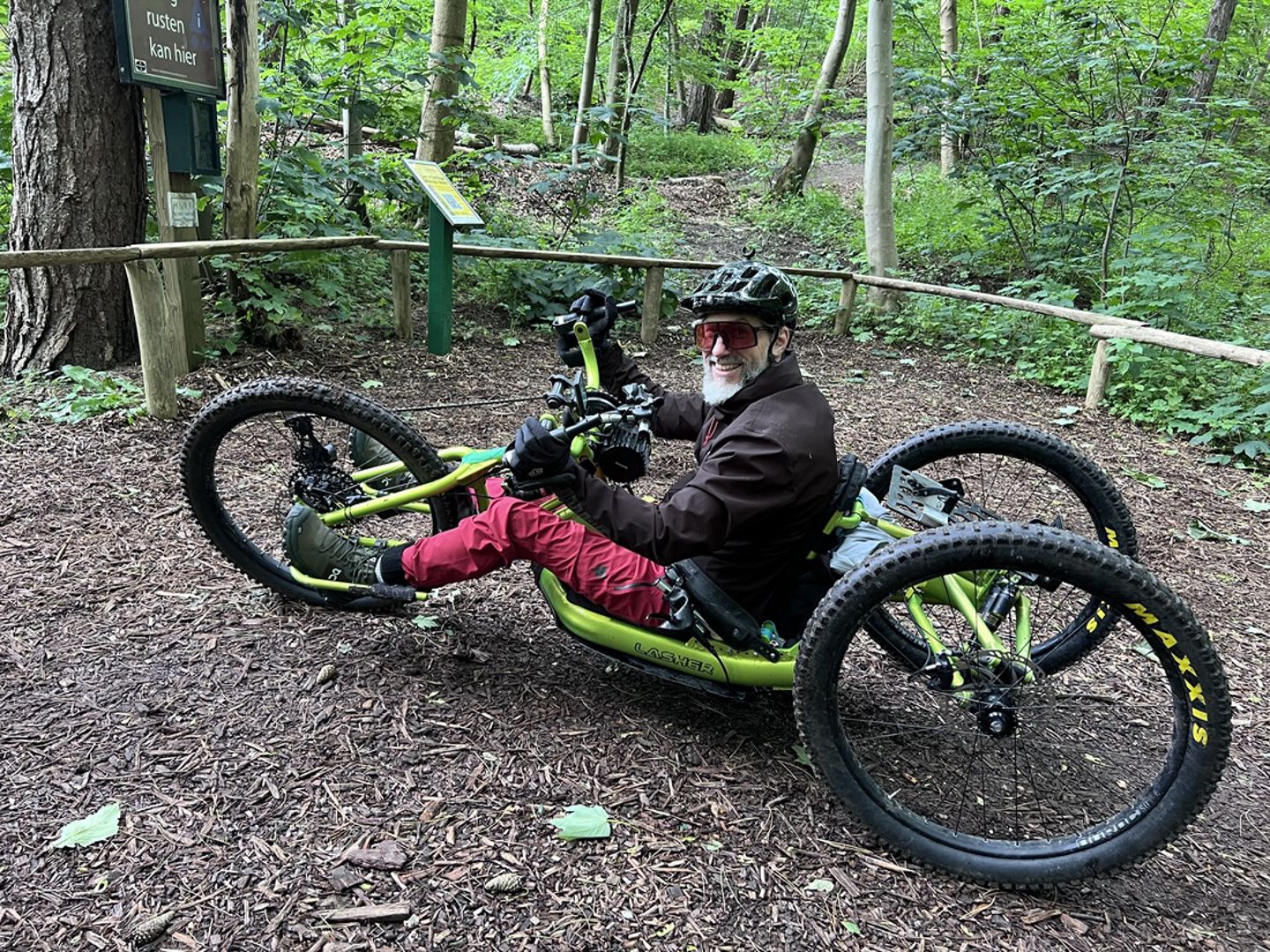 Adaptive Mountain Bike Initiative neemt drempels in het bos weg