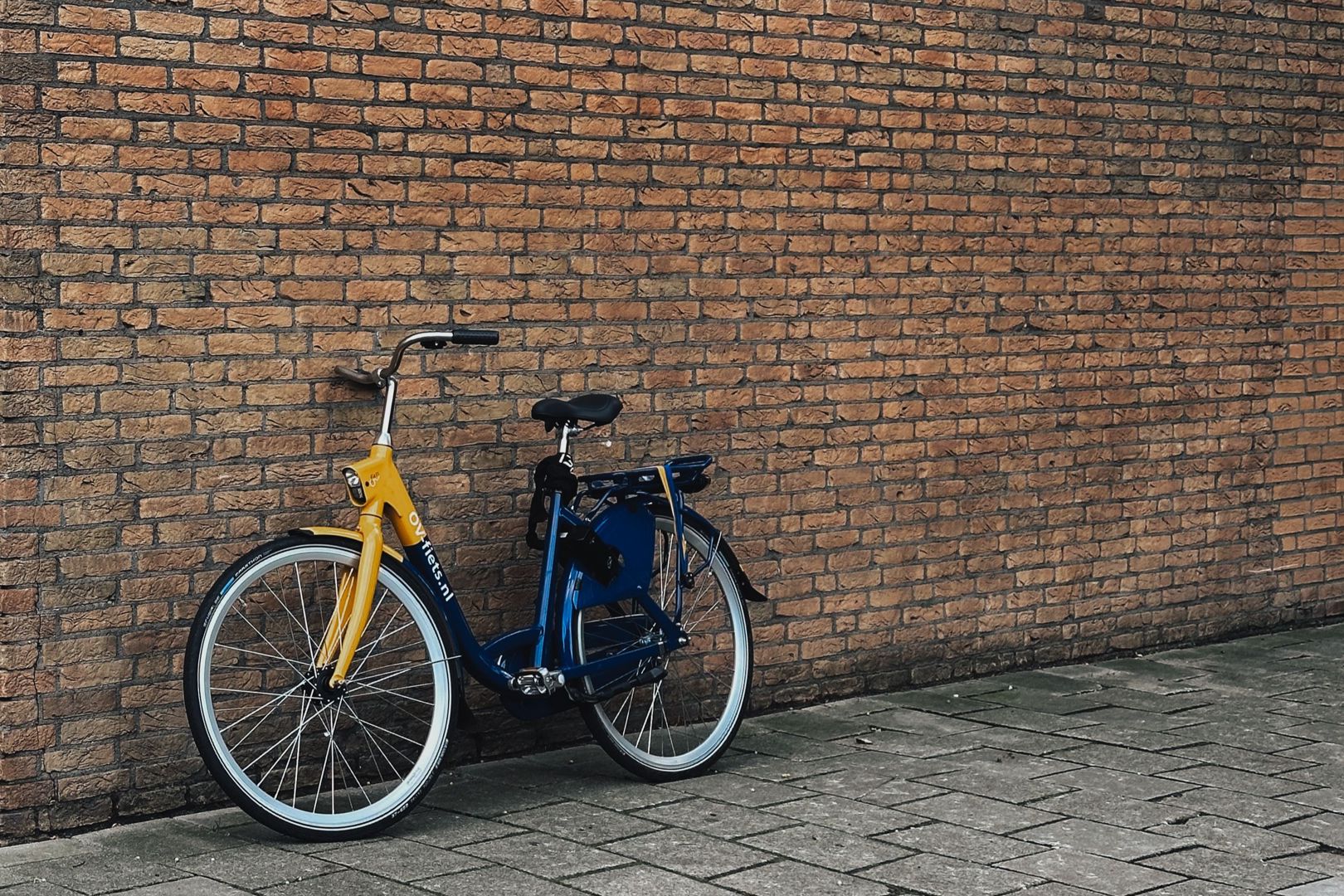 NK OV-fiets klimmen: pak goud op geel-blauw