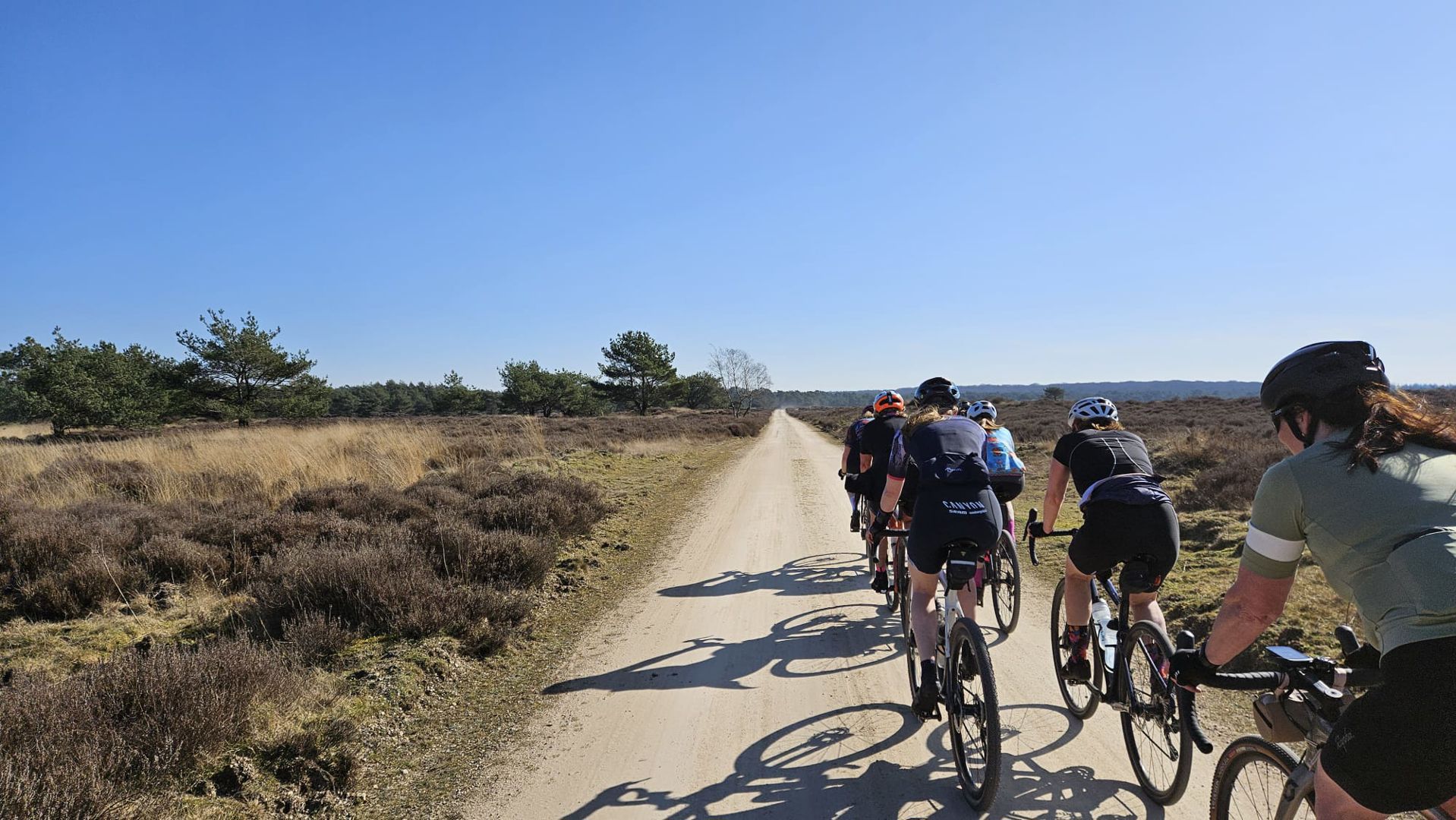Met de social ride op Internationale Vrouwendag stilstaan bij wat vrouwen motiveert om te fietsen